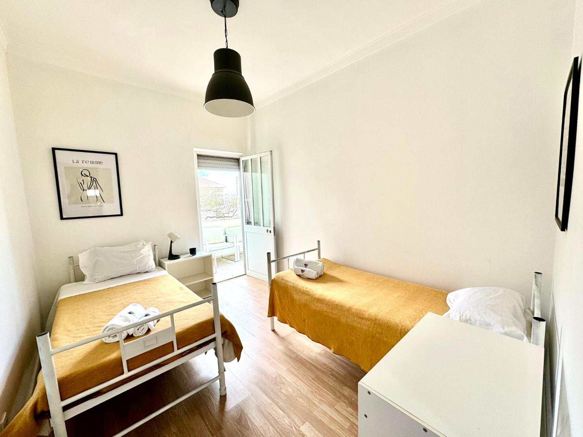 Almada Big Flat Next To Lisbon And Caparica Beach Dış mekan fotoğraf